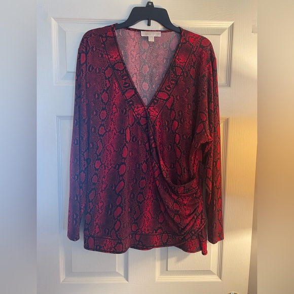 Michael Kors Red & Black Snakeskin Print Top
SZ 3X - Picture 1 of 6